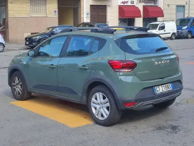 Usata Dacia Sandero Expression 101 CV (74 kW) 2024 Verde Berlina