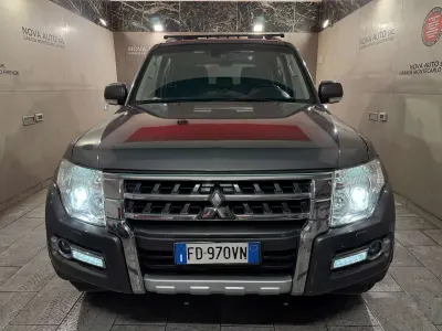 Usata Mitsubishi Pajero Instyle 190 CV (139 kW) 2016 Grigio SUV