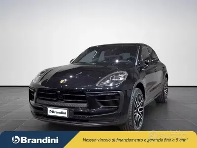 Usata Porsche Macan 381 CV (280 kW) 2021 Black sapphire met. SUV