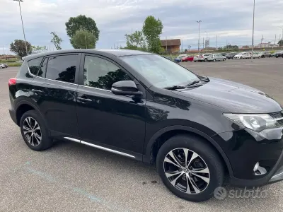 Usata Toyota RAV4 124 CV (91 kW) 2014 Nero SUV