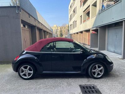 Usata VW Beetle Cabriolet 105 CV (77 kW) 2009 Nero Cabrio