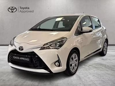 Second-hand Toyota Yaris Active 69 CP (50 kW) 2017 Alb Berlinǎ