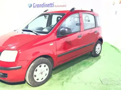 Käytetty Fiat Panda Emotion 75 HP (55 kW) 2011 Punainen Viistoperä