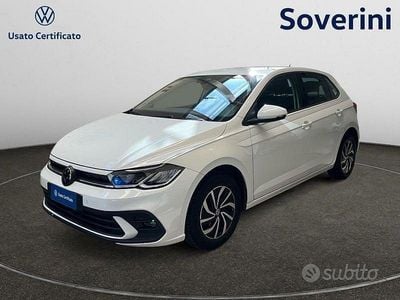 Begagnad VW Polo Life 95 HK (69 kW) 2023 Vit Halvkombi
