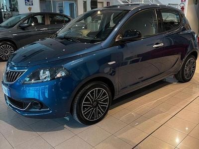 Usata Lancia Ypsilon Gold 69 CV (50 kW) 2022 Blu Utilitaria