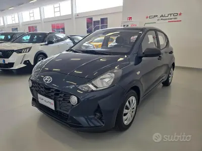 Usata Hyundai i10 Advanced 67 CV (49 kW) 2022 Grigio Utilitaria