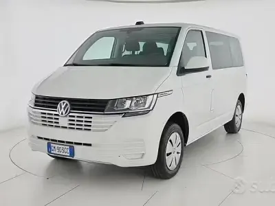 Usata VW Caravelle Trendline 110 CV (80 kW) 2023 Bianco Furgone