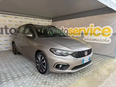 Usata Fiat Tipo Lounge 120 CV (88 kW) 2017 Marrone Station wagon