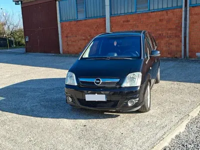 Begagnad Opel Meriva Cosmo 90 HK (66 kW) 2010 Svart Minibuss