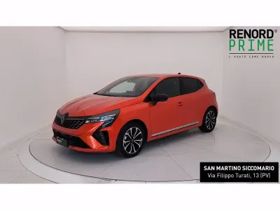 Usata Renault Clio Techno 143 CV (105 kW) 2023 Arancione Utilitaria