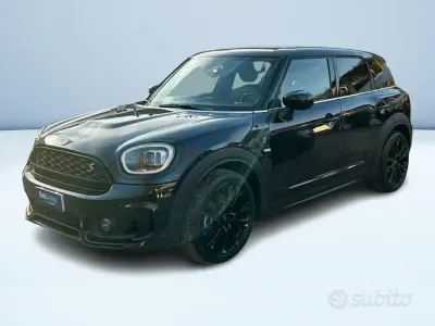 Käytetty Mini Cooper S Countryman 178 HP (130 kW) 2022 Musta Katumaasturi