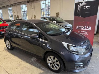 Grigio Usata 2017 Kia Rio Active Berlina | 7900 € (Buon prezzo)
