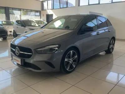 Usata Mercedes B250e Progressive 238 CV (175 kW) 2023 Grigio Monovolume