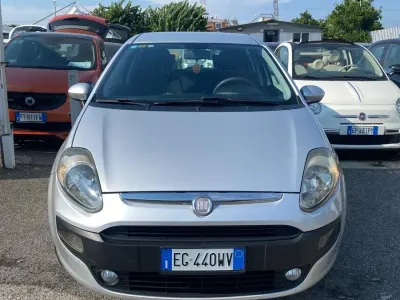 Usata Fiat Punto Easy 70 CV (51 kW) 2012 Argento Utilitaria