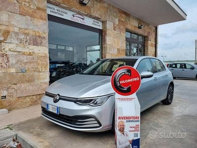 Usata VW Golf VIII Life 116 CV (85 kW) 2022 Grigio Berlina