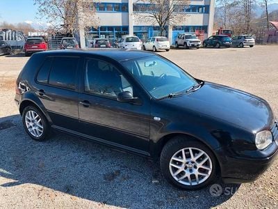 Usata VW Golf IV 101 CV (74 kW) 2003 Nero Berlina
