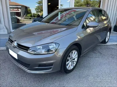 Usata VW Golf VII LOUNGE 110 CV (80 kW) 2015 Grigio Berlina