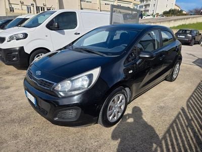 Usata Kia Rio 90 CV (66 kW) 2012 Nero Berlina