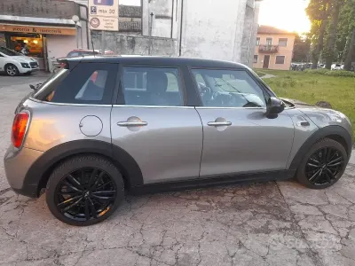 Usata Mini Cooper D 116 CV (85 kW) 2017 Utilitaria