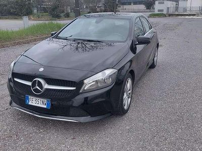 Usata Mercedes A180 109 CV (80 kW) 2016 Nero Berlina