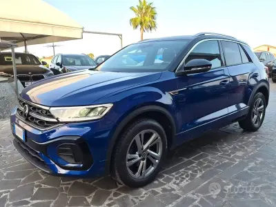 Usata VW T-Roc R-line 150 CV (110 kW) 2023 Bluazzurro SUV
