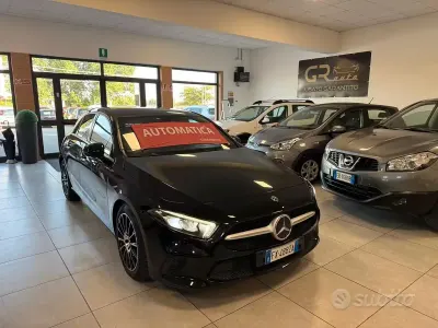 Usata Mercedes A180 116 CV (85 kW) 2019 Nero Berlina