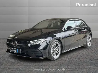 Usado Mercedes A180 AMG line 136 CV (100 kW) 2025 Negro Berlina