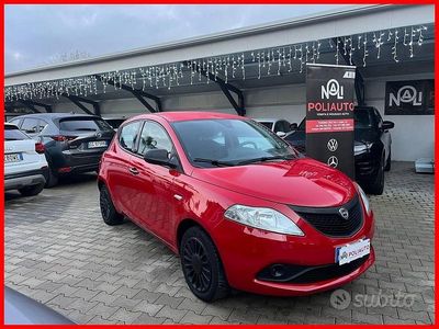 Usata Lancia Ypsilon 69 CV (50 kW) 2020 Rosso Utilitaria