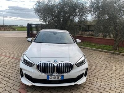 Usata BMW 116 M Sport 150 CV (110 kW) 2020 Bianco Utilitaria