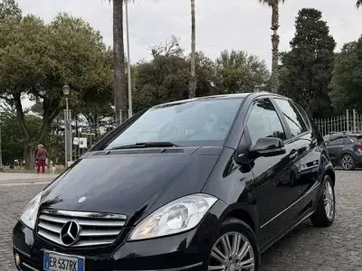 Usata Mercedes A180 Elegance 109 CV (80 kW) 2010 Nero Monovolume