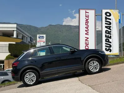 Usata VW T-Roc Life 150 CV (110 kW) 2024 Nero SUV