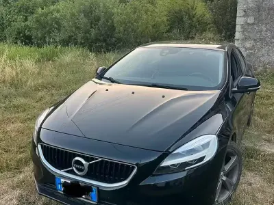Usata Volvo V40 120 CV (88 kW) 2017 Berlina