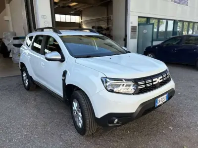 Usata Dacia Duster Prestige 101 CV (74 kW) 2023 Grigio SUV