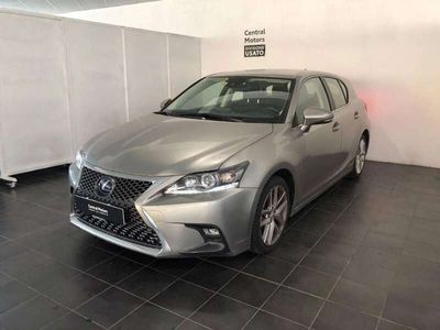 Lexus CT200h