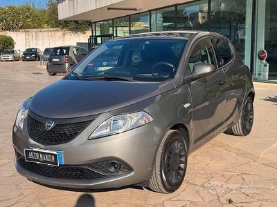 Usata Lancia Ypsilon S 70 CV (51 kW) 2021 Grigio Utilitaria