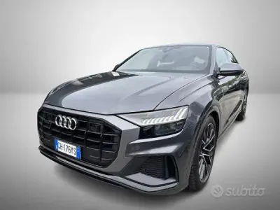 Usata Audi Q8 Sport 286 CV (210 kW) 2022 Grigio SUV