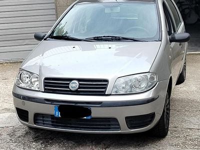 Usata Fiat Punto 60 CV (44 kW) 2004 Grigio Utilitaria