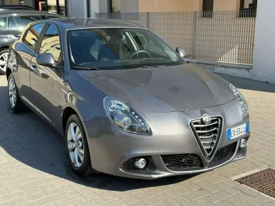 Usata Alfa Romeo Giulietta Progression 105 CV (77 kW) 2014 Grigio Utilitaria
