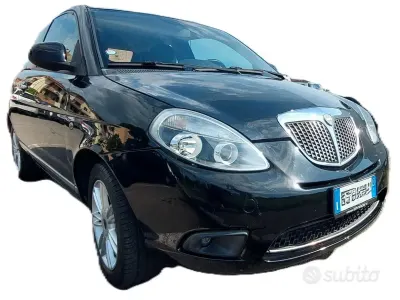 Usata Lancia Ypsilon 69 CV (50 kW) 2011 Nero Utilitaria