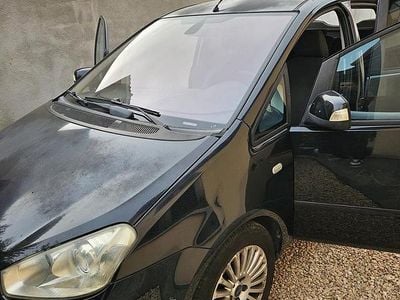 Usata Ford C-MAX Titanium 2010 Nero Monovolume