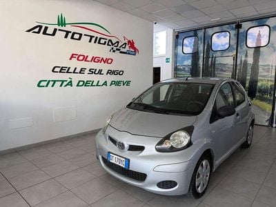 Usata Toyota Aygo 68 CV (50 kW) 2009 Grigio Utilitaria