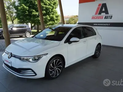 Usata VW Golf VIII Life 110 CV (80 kW) 2021 Bianco Berlina