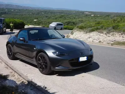 Usata Mazda MX5 Inclusive 184 CV (135 kW) 2021 Grigio Cabrio