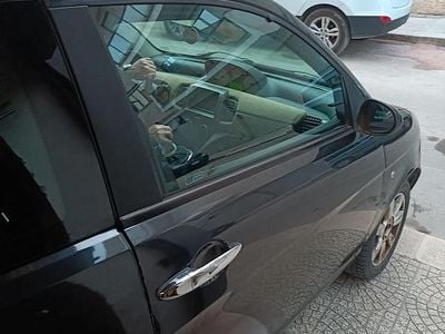 Usata Lancia Ypsilon 70 CV (51 kW) 2005 Nero Utilitaria