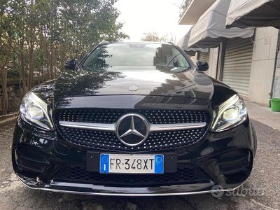 Usado Mercedes C220 156 CV (114 kW) 2018 Negro Familiar