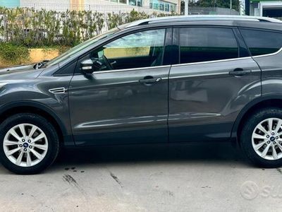 Usata Ford Kuga Titanium 163 CV (119 kW) 2017 Grigio SUV