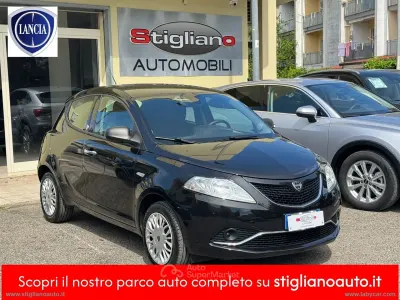 Usata Lancia Ypsilon Silver 69 CV (50 kW) 2016 Nero Utilitaria