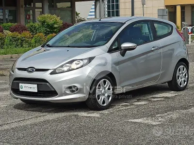 Usata Ford Fiesta 68 CV (50 kW) 2008 Grigio Utilitaria