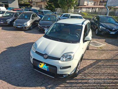 Usata Fiat Panda 4x4 S 95 CV (69 kW) 2015 Bianco Utilitaria