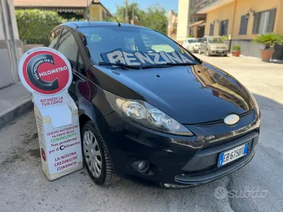 Usata Ford Fiesta 82 CV (60 kW) 2011 Nero Berlina